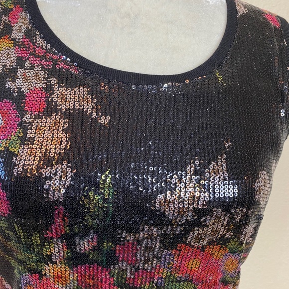 Verve Black Rose Floral Sequin Sweater Tank Top Size Medium - Picture 3 of 8